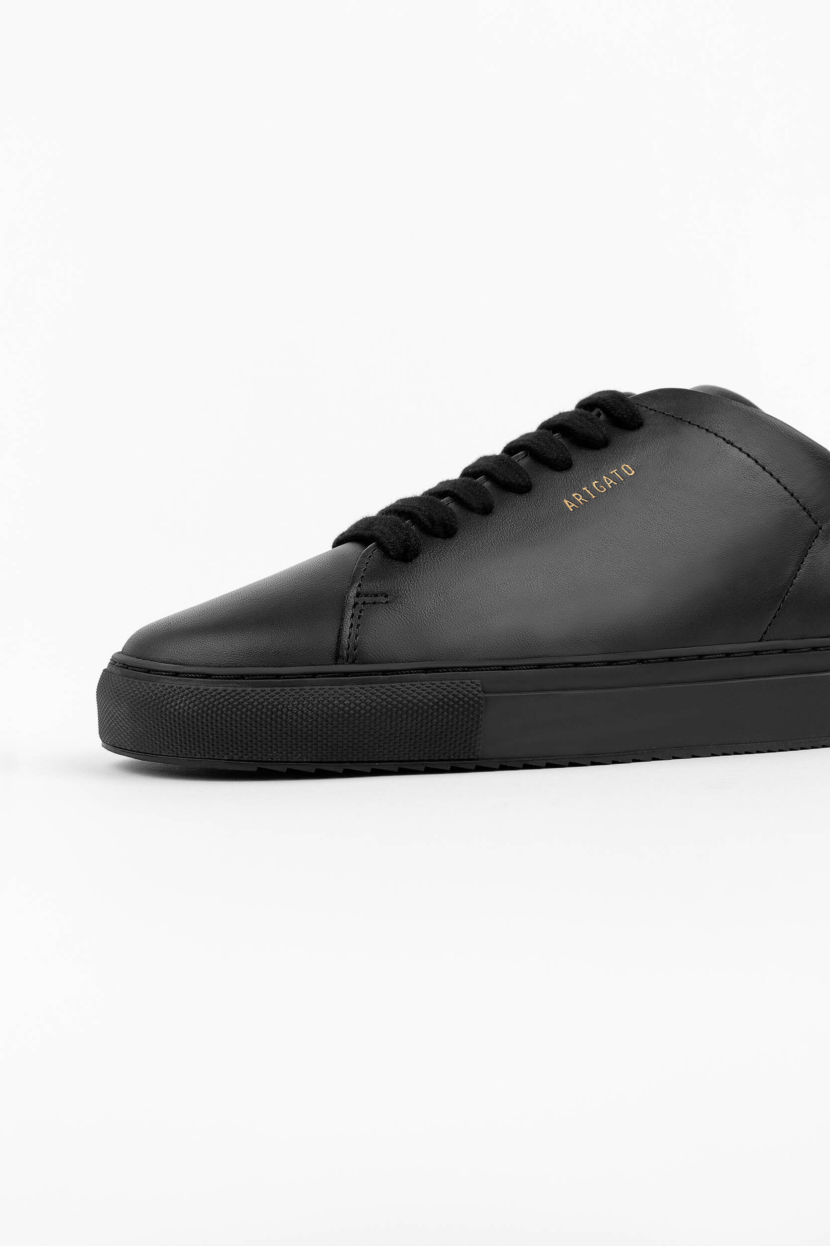 Clean 90 Sneaker Black Leather