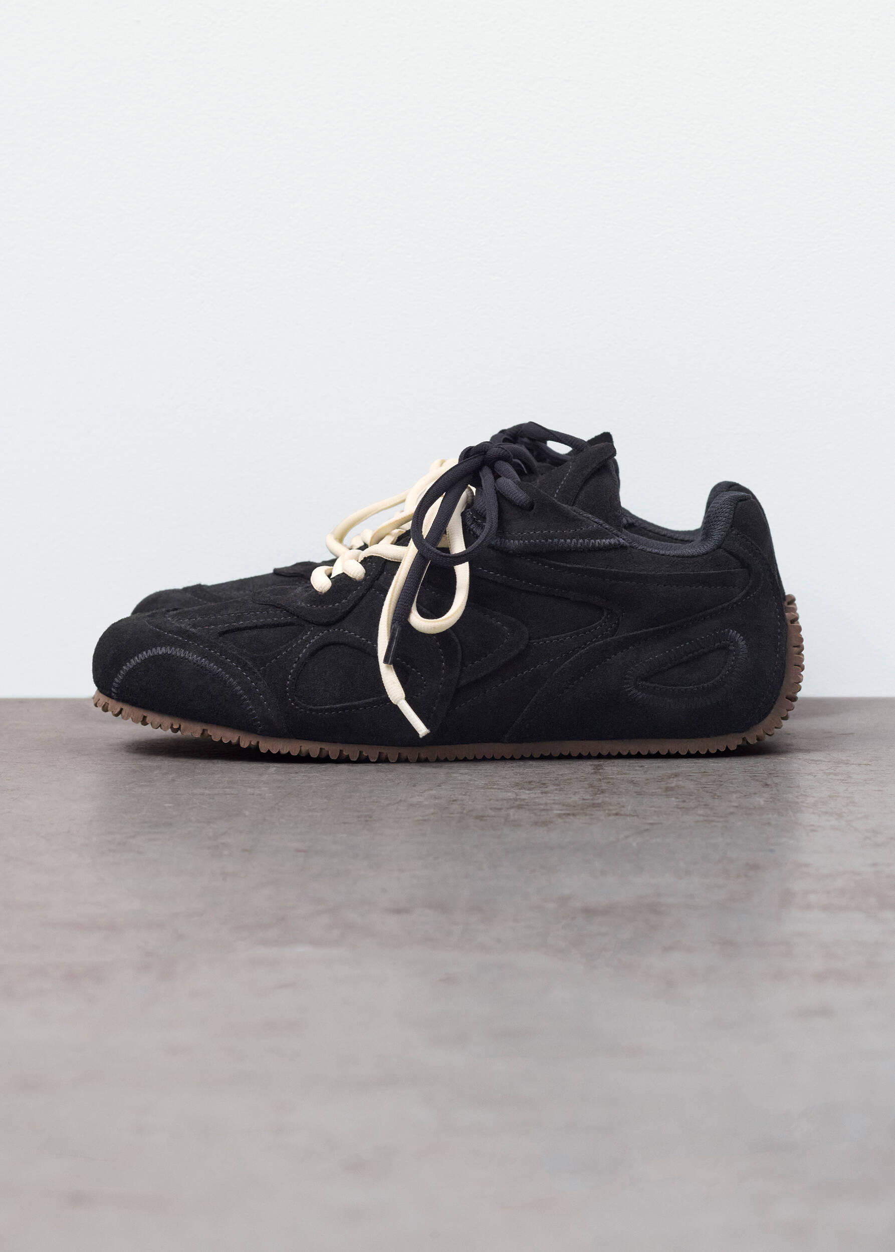 Slow Runner Black/Dark Gum