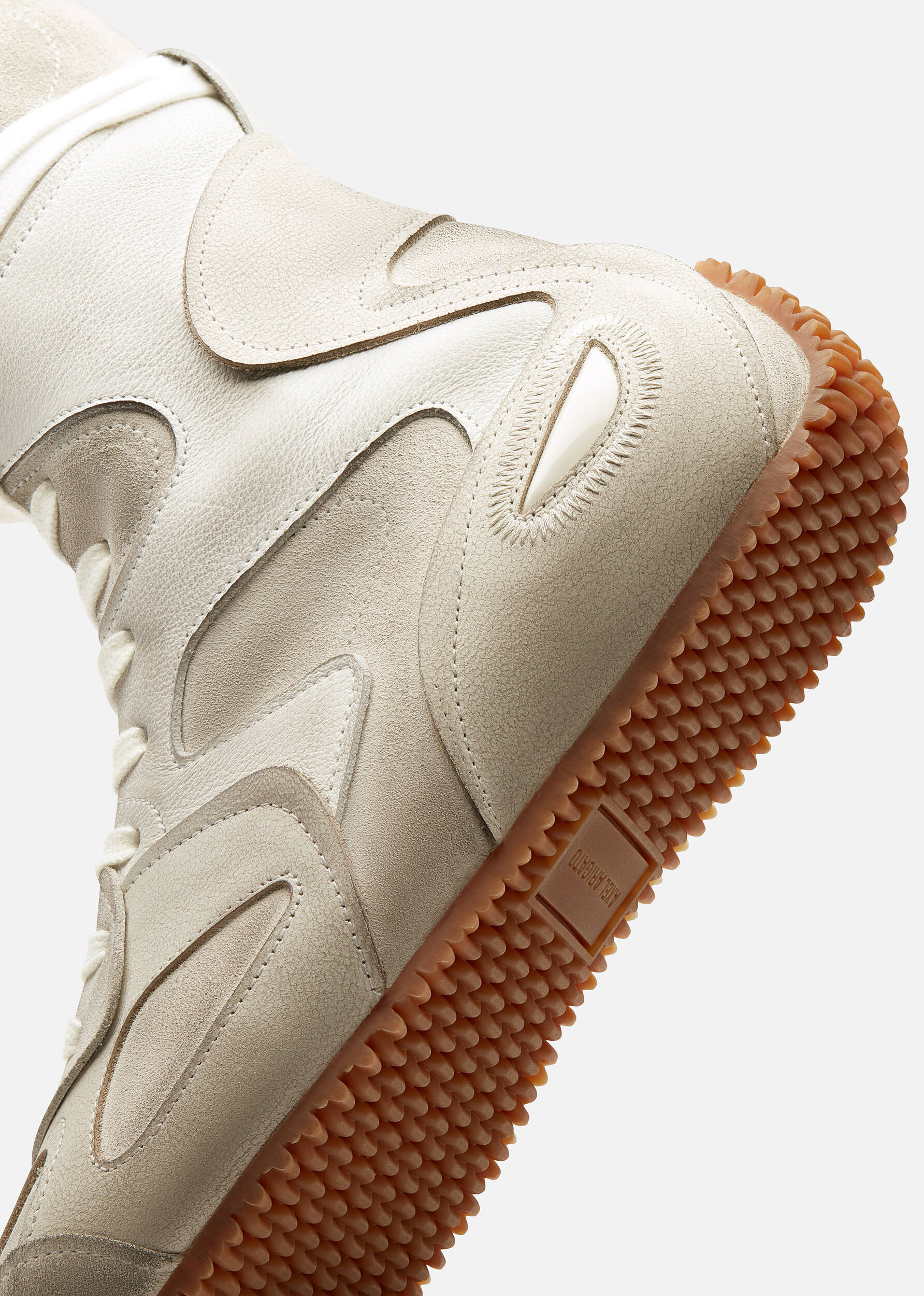 Slow Boot Off White/Gum