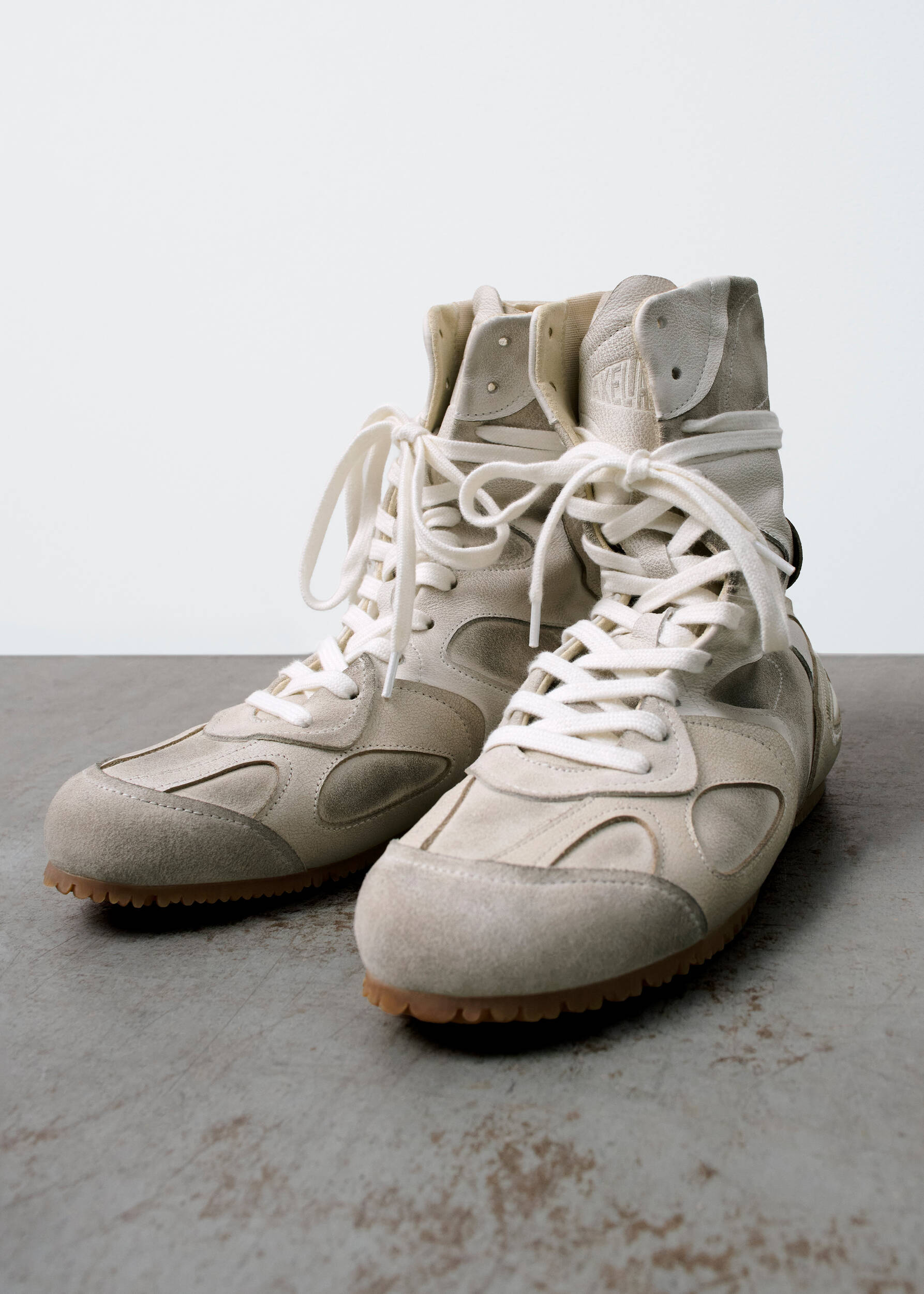 Slow Boot Off White/Gum