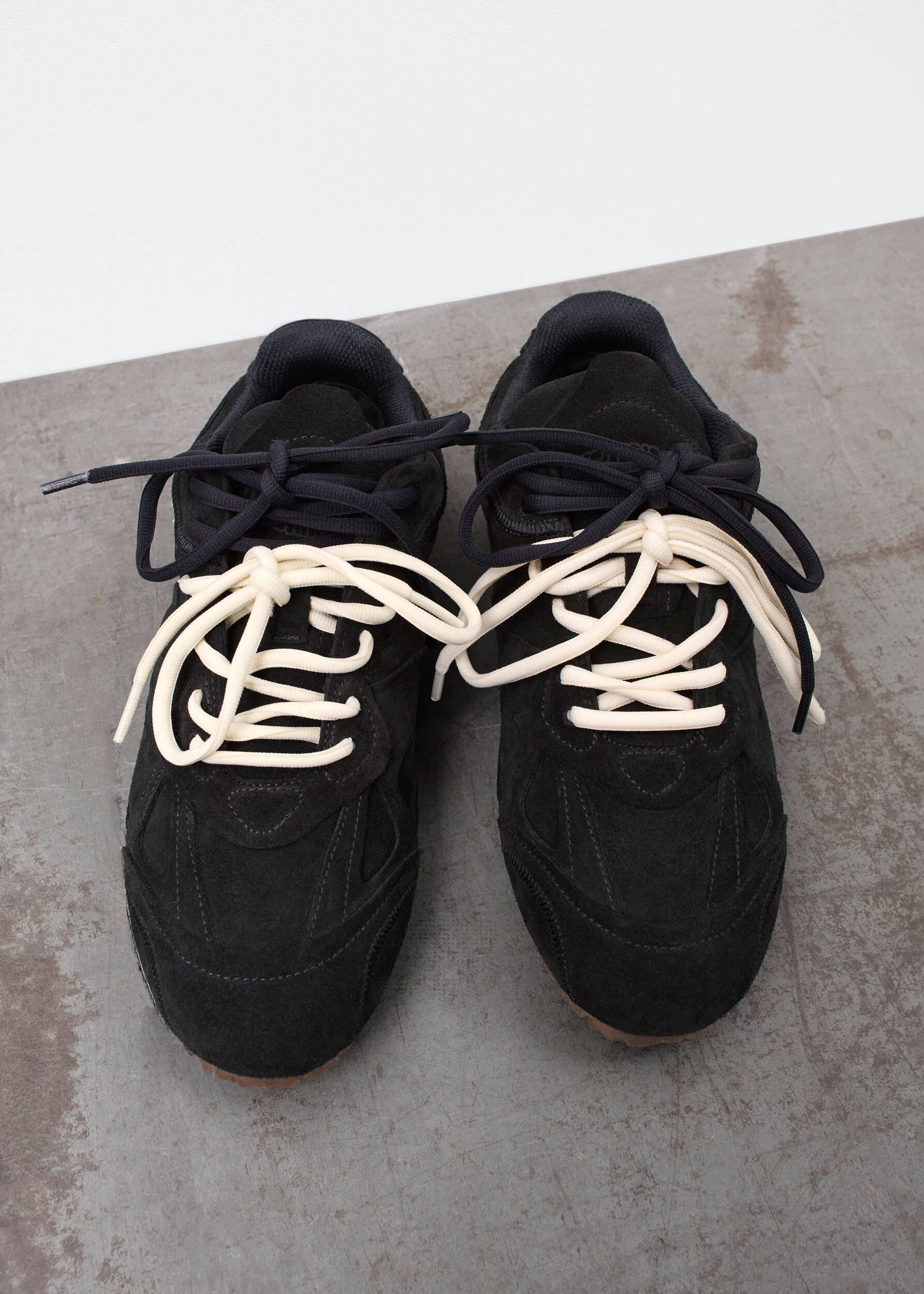 Slow Runner Black/Dark Gum