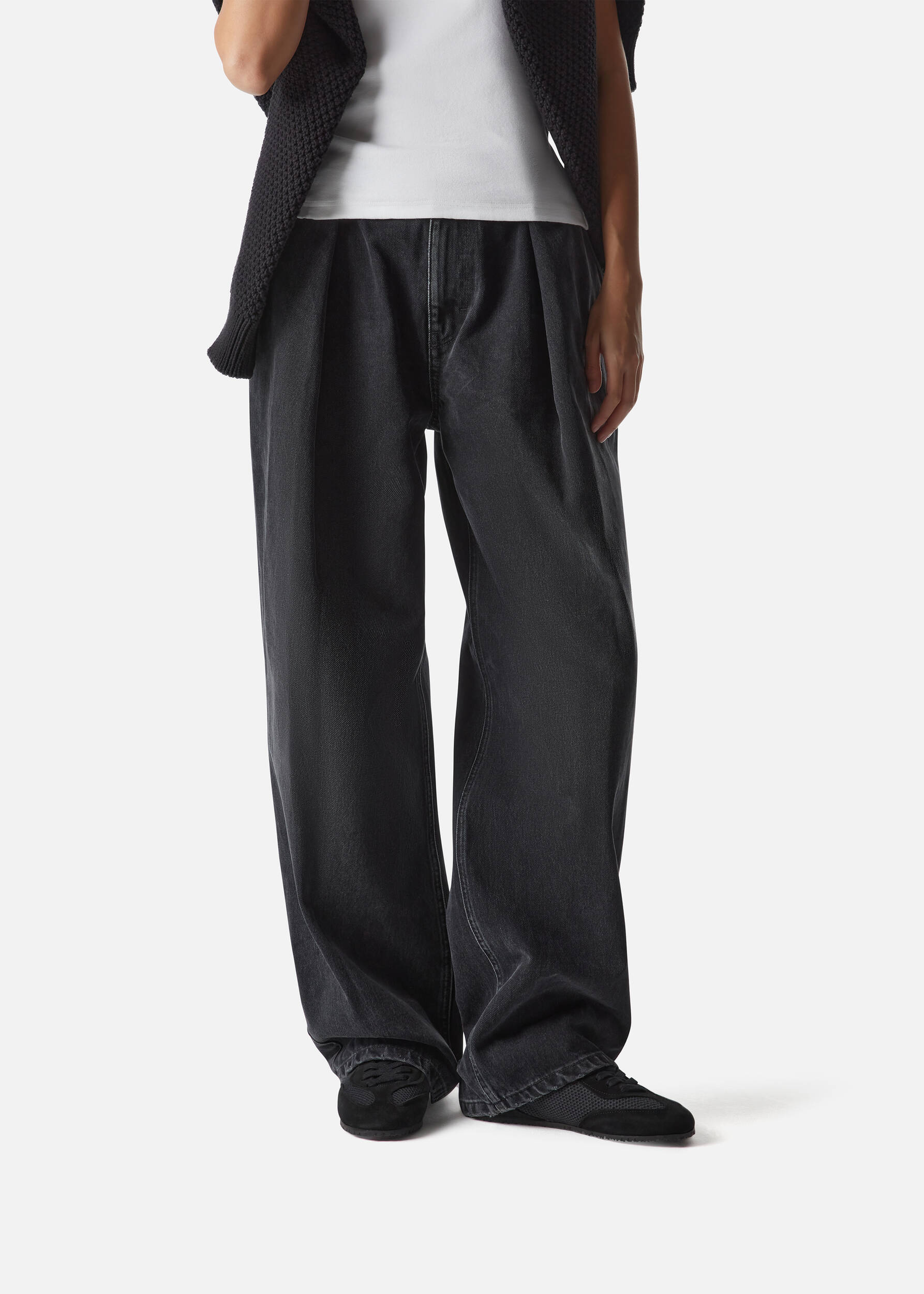 Daze Runner Off Black/Off White 5 Daze Runner Off Black/Off White