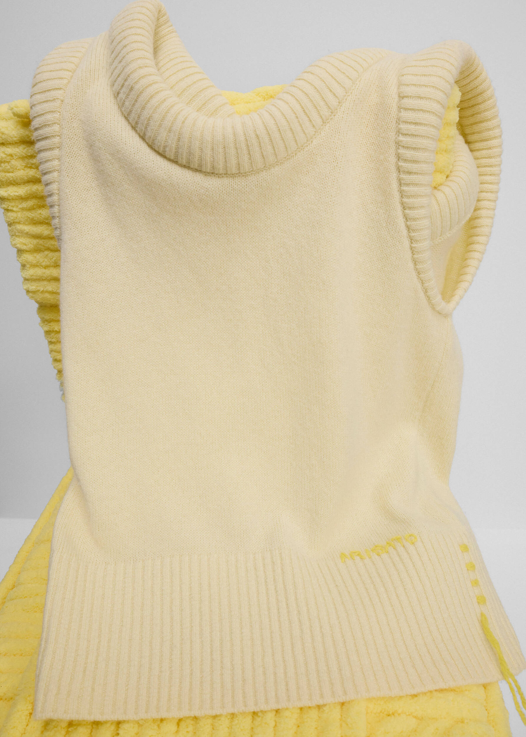 Marla Vest Light Yellow
