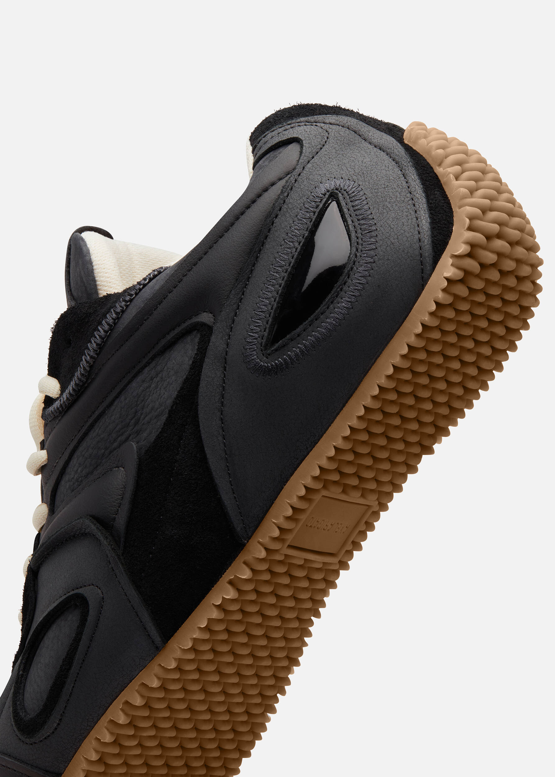 Slow Runner Black/Gum