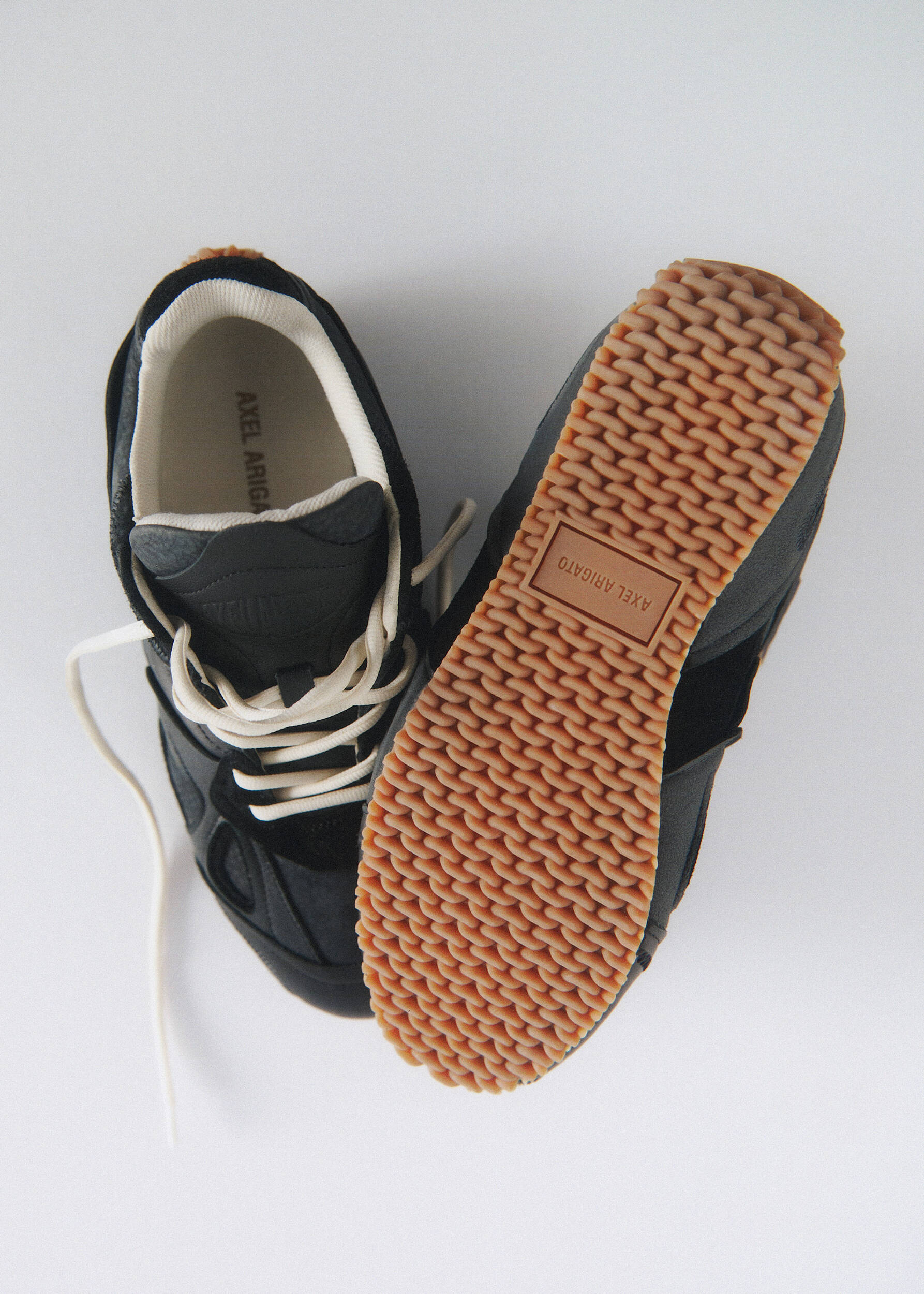 Slow Runner Black/Gum